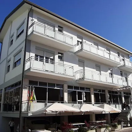 酒店 Eugenio 里米尼