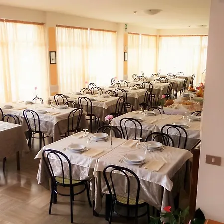 酒店 Eugenio 里米尼